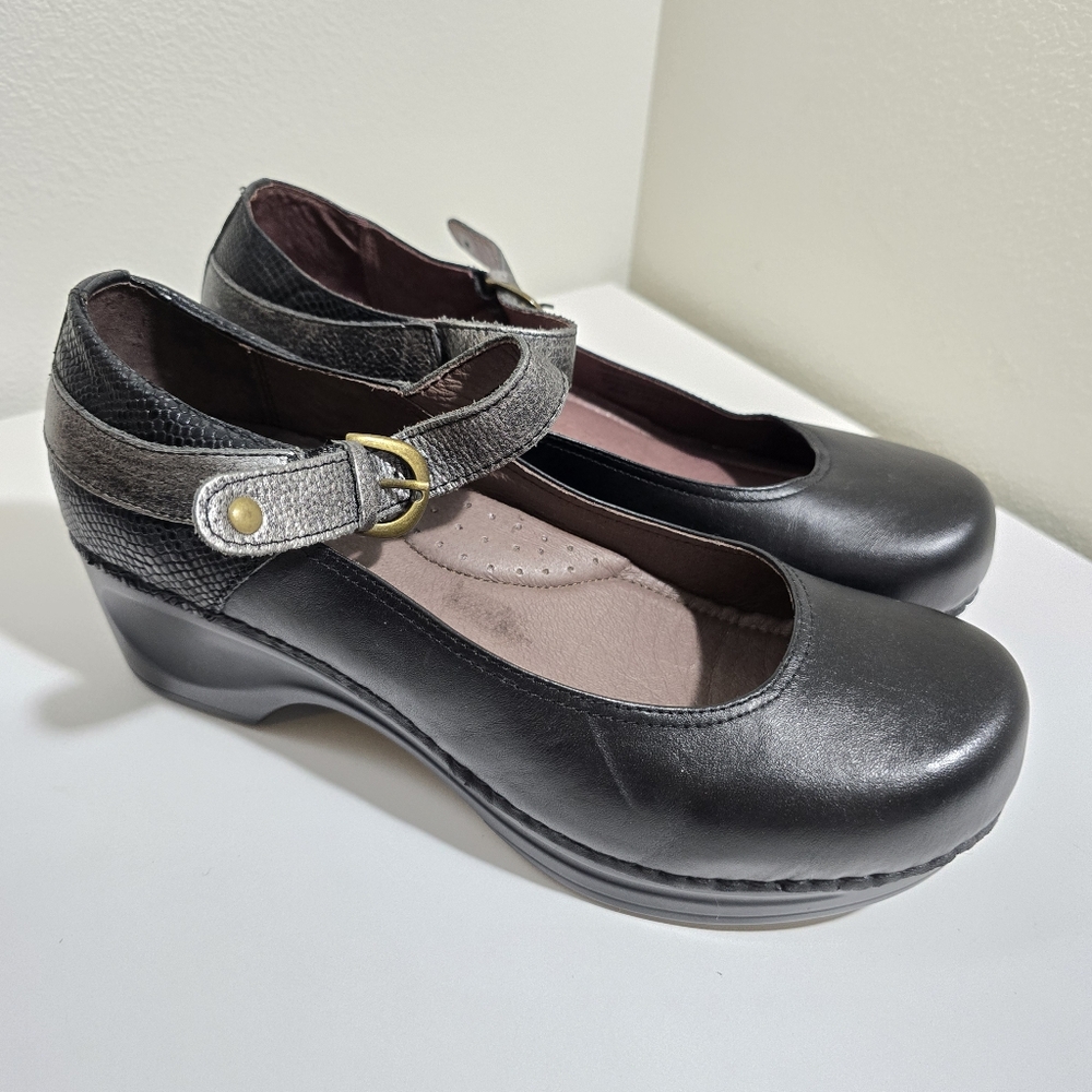 Metallic Black MaryJane stylis Wedge clogs ankle strap roundtoe naturally classy